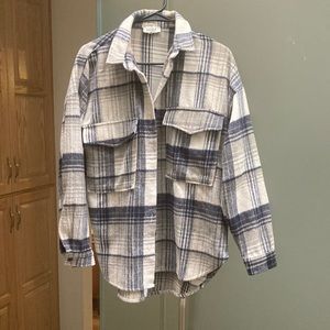Womens flannel shirt, size small with pockets